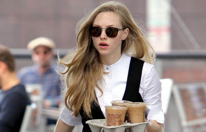 Amanda Seyfried Café Verde